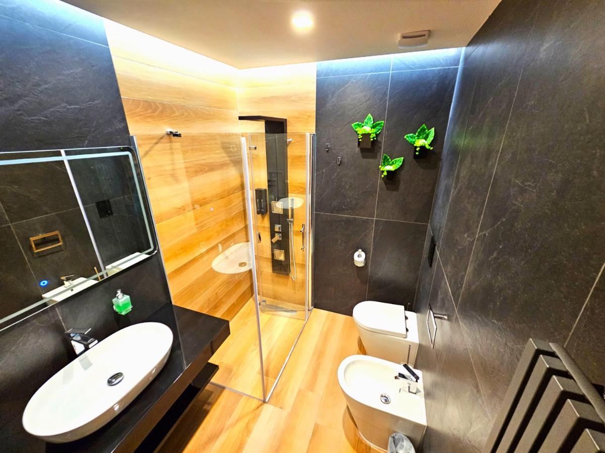 Trilogy Prestige - Central Premium Suites Lecce Kültér fotó
