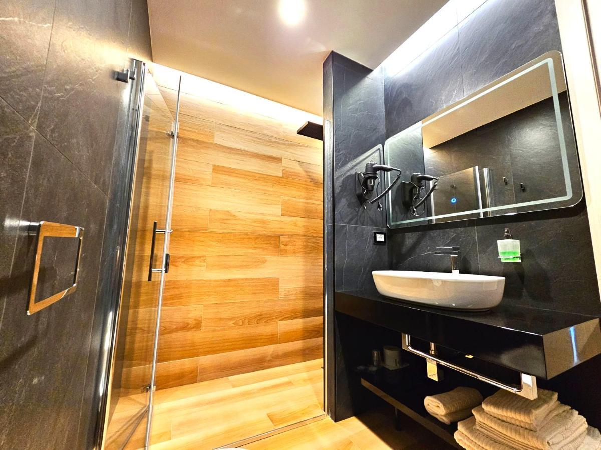 Trilogy Prestige - Central Premium Suites Lecce Kültér fotó