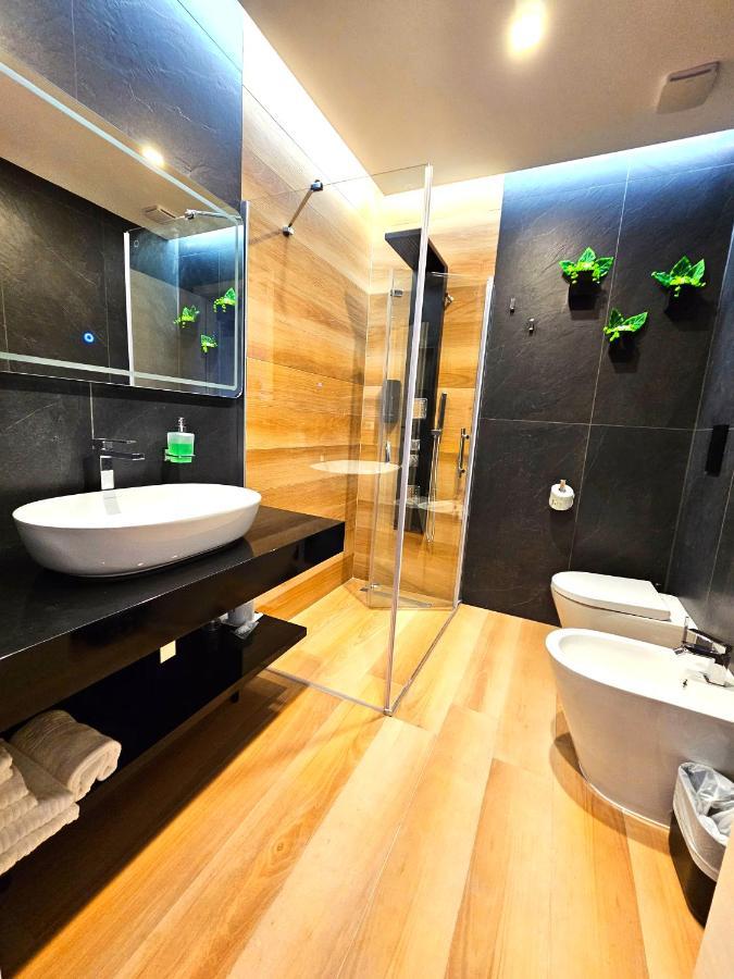 Trilogy Prestige - Central Premium Suites Lecce Kültér fotó