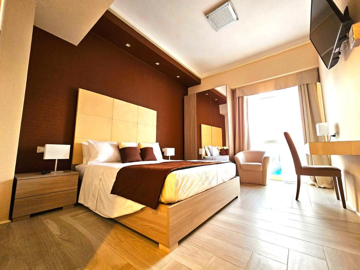 Trilogy Prestige - Central Premium Suites Lecce Kültér fotó